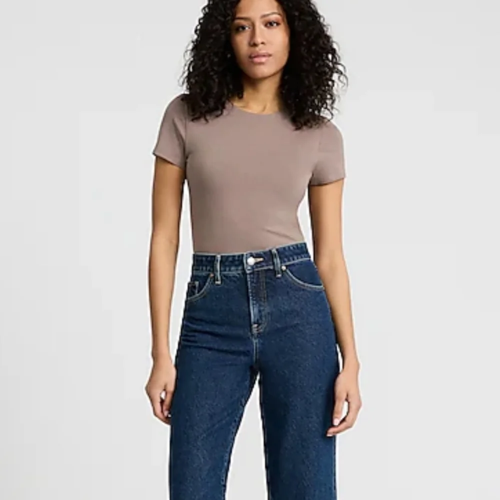 NWT Express Body Contour Stretch Cotton Crew Neck Baby Tee Mushroom Size S - Picture 3 of 11